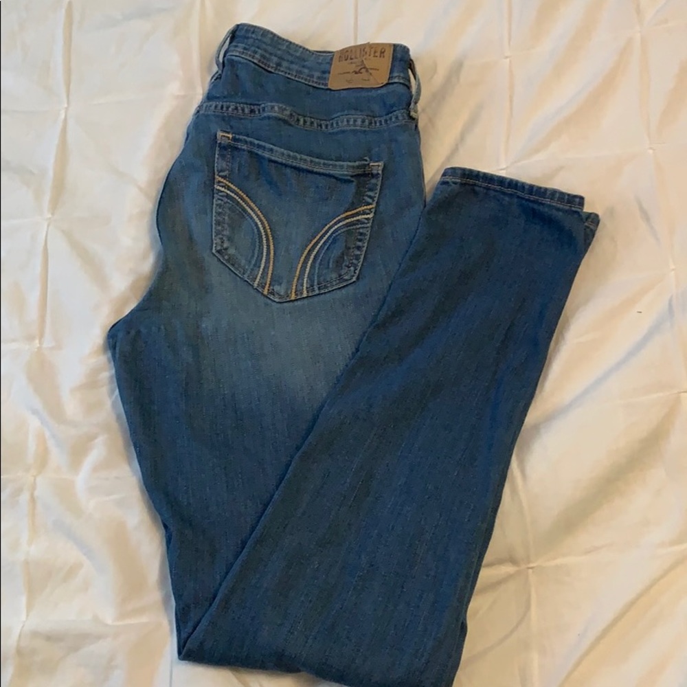 High Rise Hollister Jeans - Picture 6 of 6